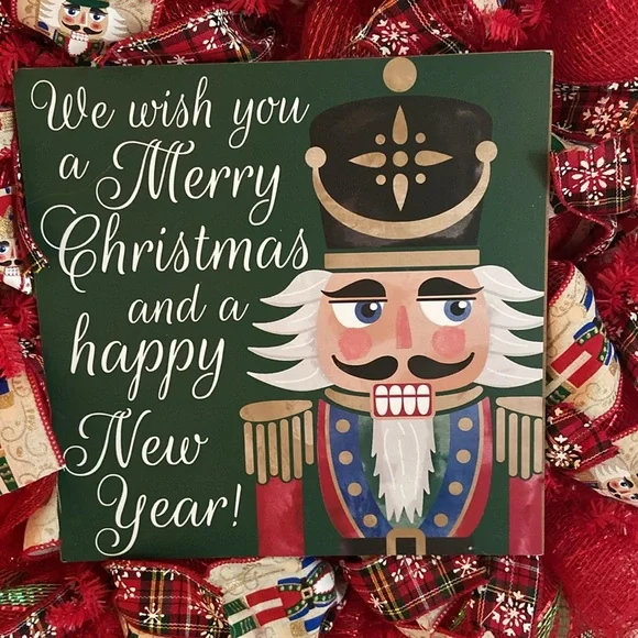 24” Nutcracker Christmas Handmade Mesh Wreath w/ Wooden Nutcracker Sign - Picture 2 of 12